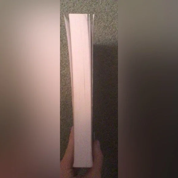 Never Lie by Freida McFadden - Picture 2 of 4